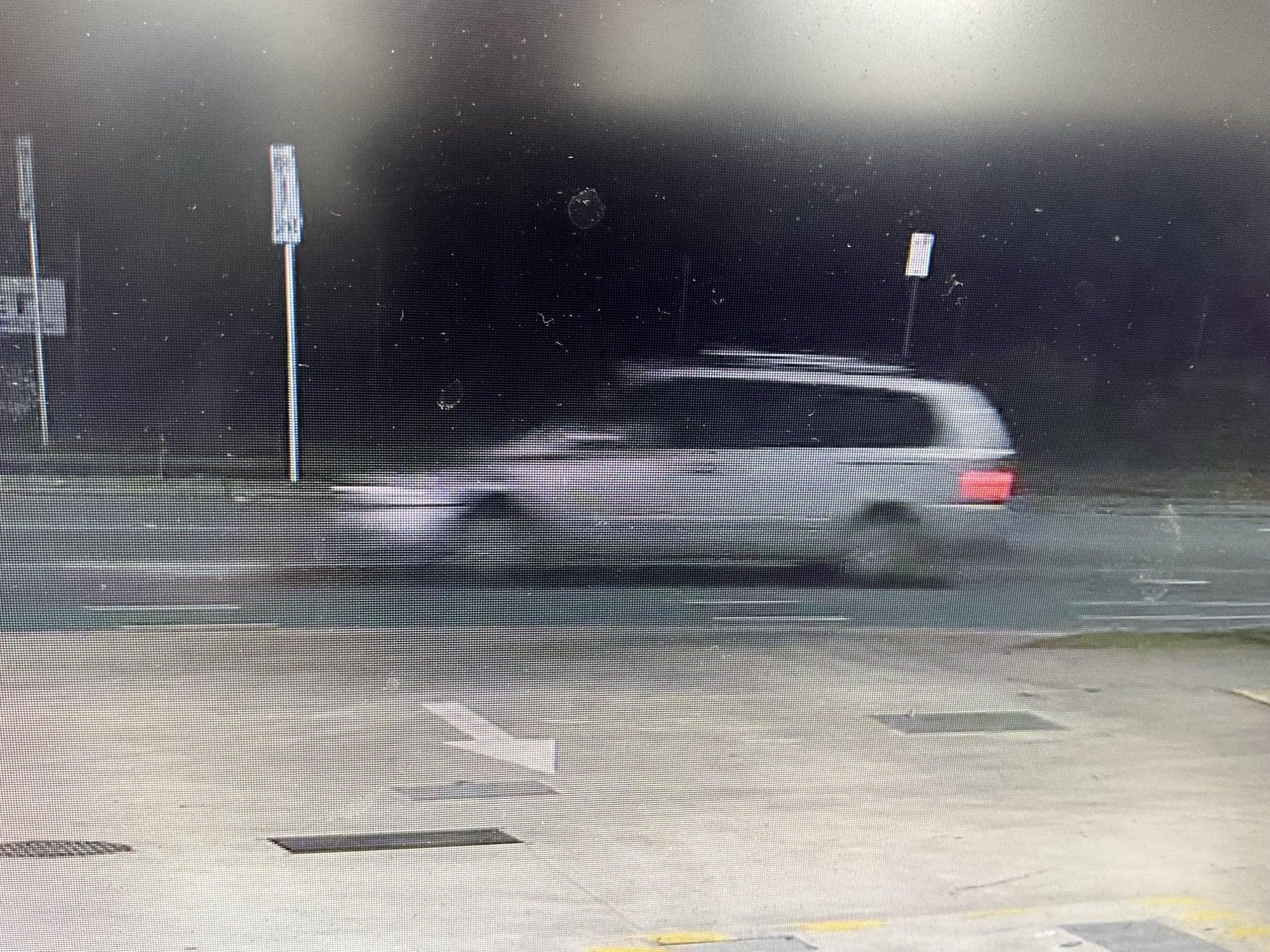 Police hunting hit and run suspect - 91.1 Hot Fm